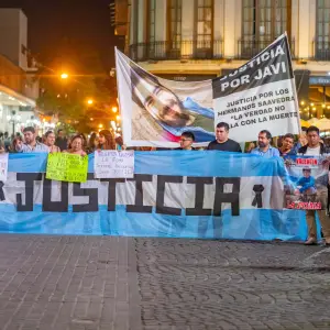 Impunidad en Salta: Los viernes de protesta crecen en la Plaza 9 de Julio