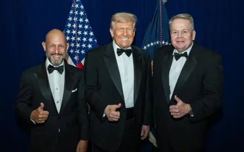  Leonardo Scatturice, CEO y chairman de COC Global Enterprise junto a Donald Trump
