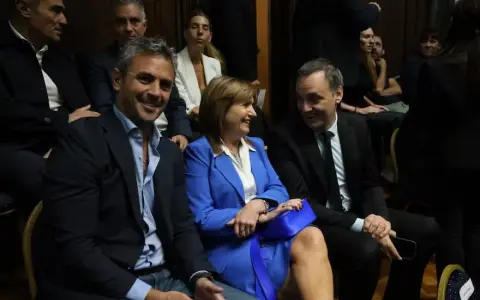 Martín Menem, Patricia Bullrich y Manuel Adorni, integrantes de la mesa política del Gobierno