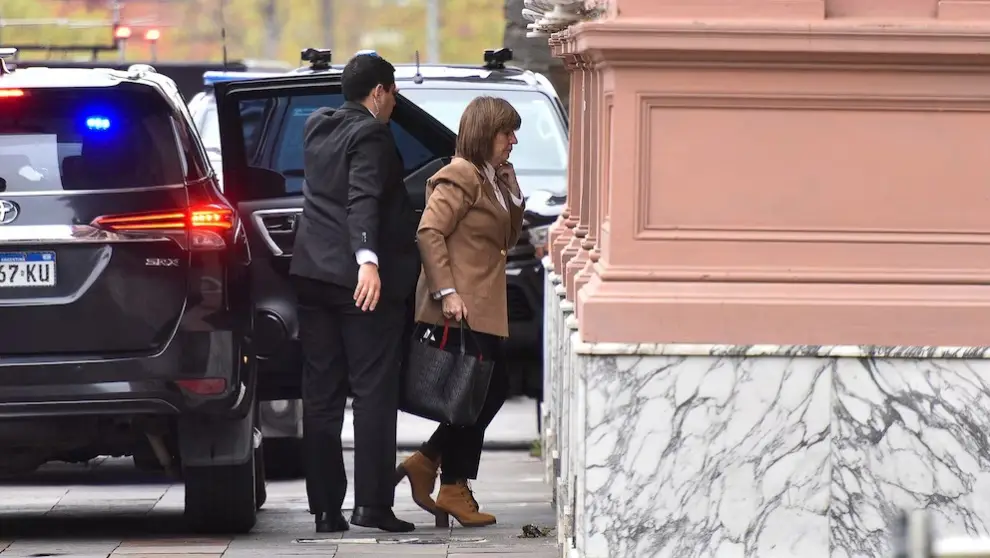 Patricia Bullrich ingresando a la Casa Rosada