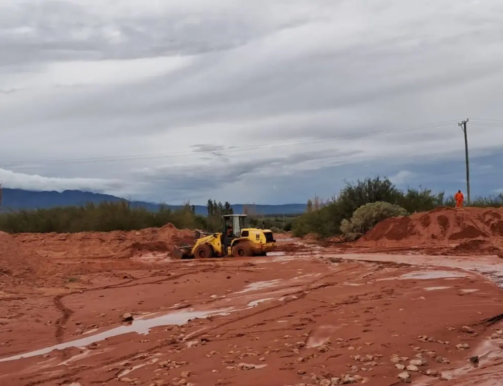 Ruta 68 cortada debido a los desbordes del río