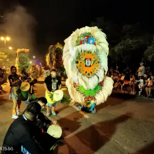 Se abrió la temporada de Carnaval: El tradicional Corso de Castañares desplegó su colorido