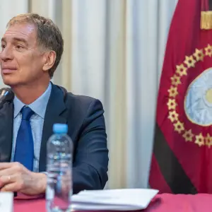 Tras llevarse cuatro votos de Salta, Santilli busca más apoyo para la Reforma Laboral, pero en el sur lo miran de reojo