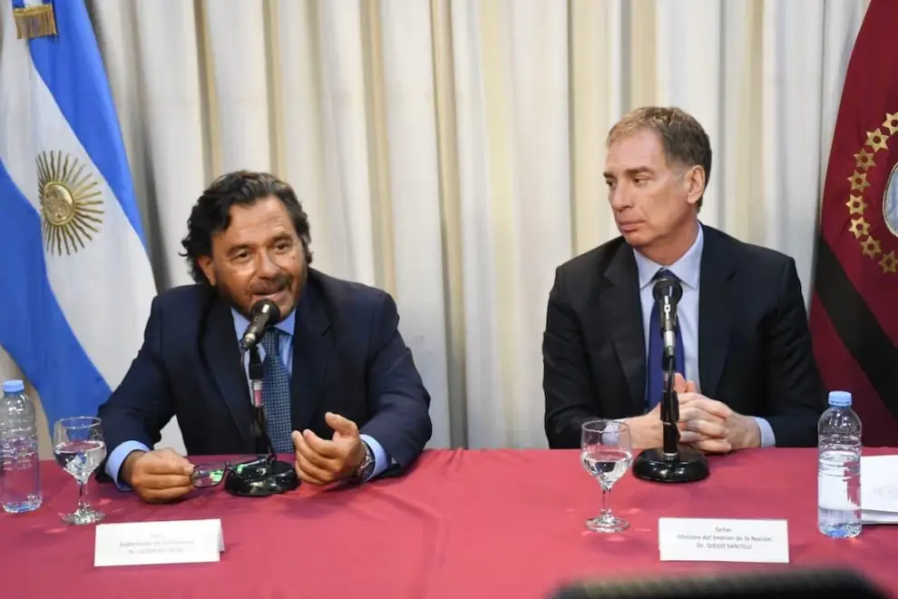 Gustavo Sánez junto a Diego Santilli