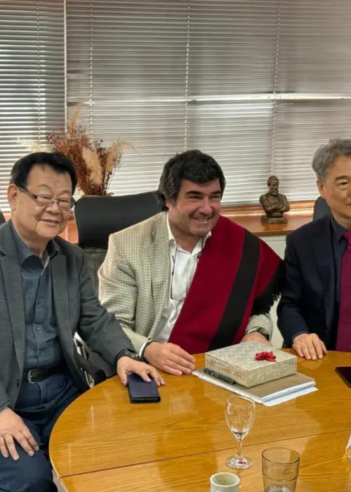  Soojin Bae y  Martín de los Ríos Plaza