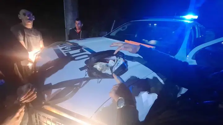La policía incautó dinero en efectivo y teléfonos celulares