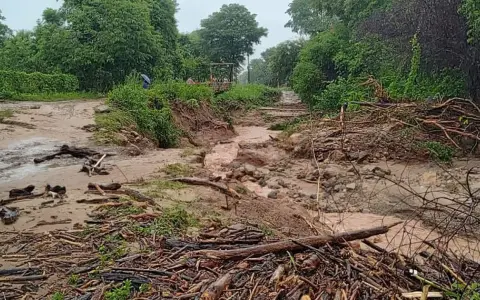 Un alud afectó a 18 familias y destruyó sus viviendas