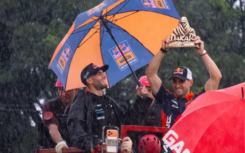 Salta recibió a Luciano Benavides con una caravana épica bajo la lluvia