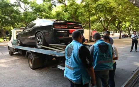  hallaron otro auto de alta gama de ingreso irregular al país