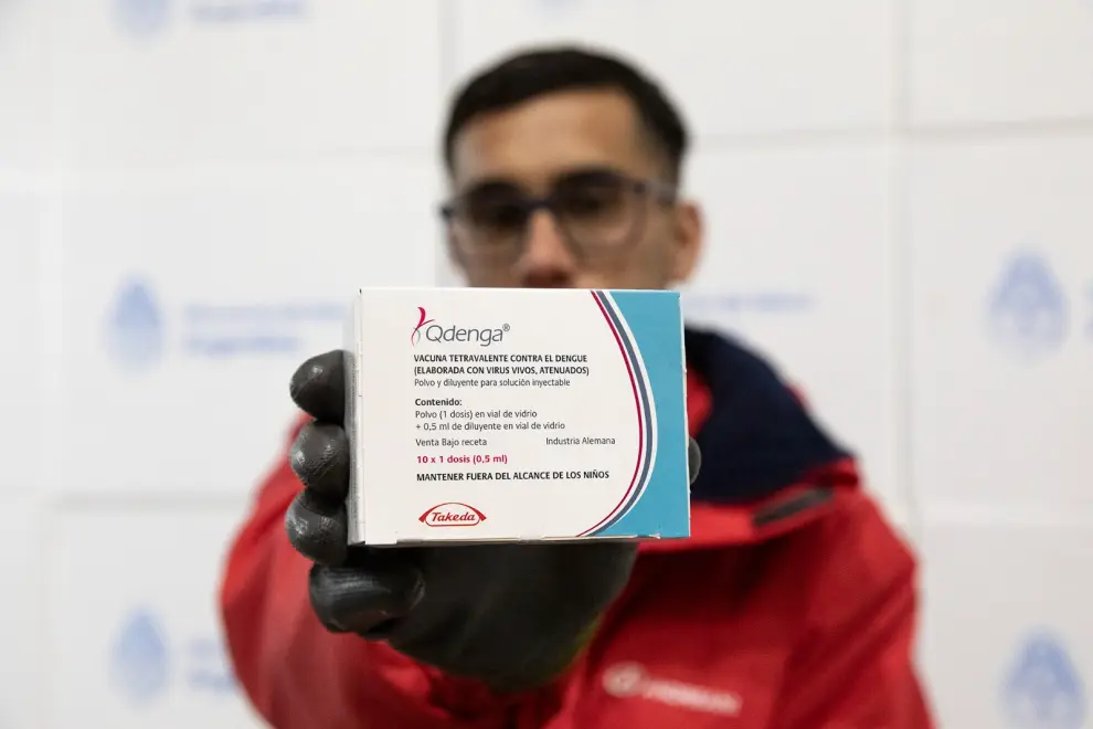 Vacuna contra el dengue