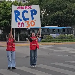 Cruz Roja Salta: La innovadora campaña de RCP en los semáforos que conquistó las redes