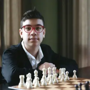 Faustino Oro deslumbra en Países Bajos y Kasparov lo rebautiza "Chessi"