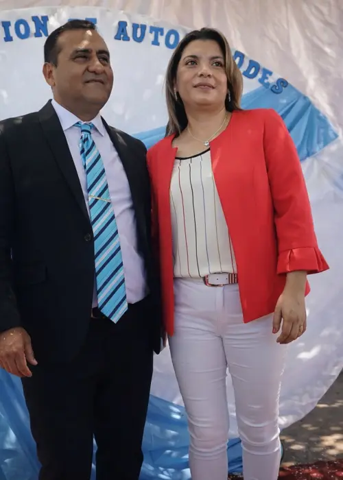Leopoldo Cuenca y  su esposa Paola Torres