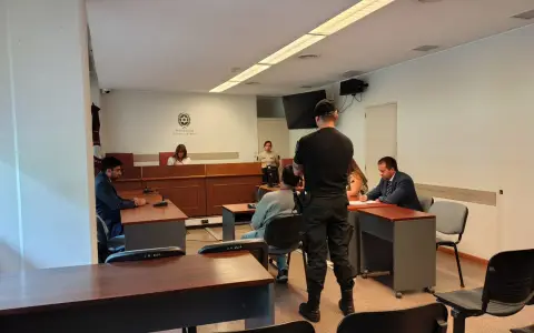 Condenado por abusar de la nieta de su pareja