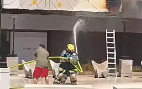 El incendio en el restaurante El Genovés, a metros de la Bombonera.