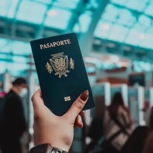 Argentina alcanza su mejor posición histórica en el Henley Passport Index 2026