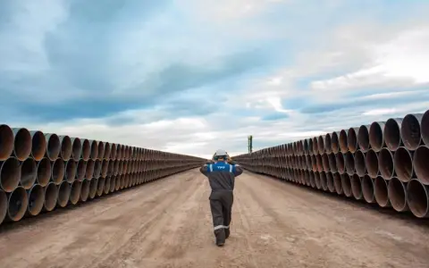 Trabajador de YPF y gasoductos.