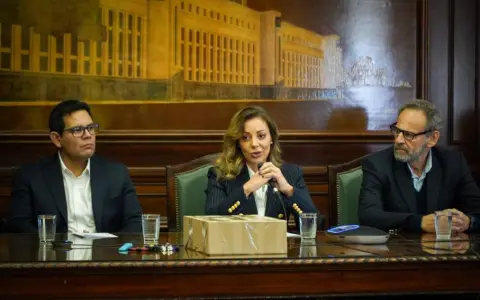 Pablo Guantay nuevo subsecretario de Energía e Hidrocarburos a la izquierda de la foto