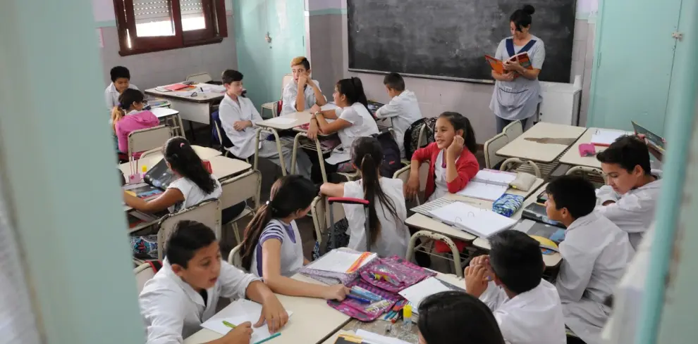La tasa de natalidad bajó un 40% en los últimos diez años y ya tiene impacto en la matrícula escolar
