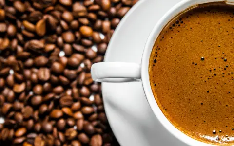  Hasta 400 mg de cafeína diarios provenientes del café filtrado no eleva el riesgo cardiovascular