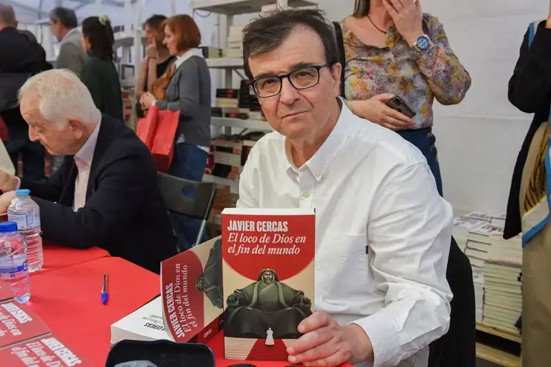 Javier Cercas, Papa Francisco, Papa León XIV, libro