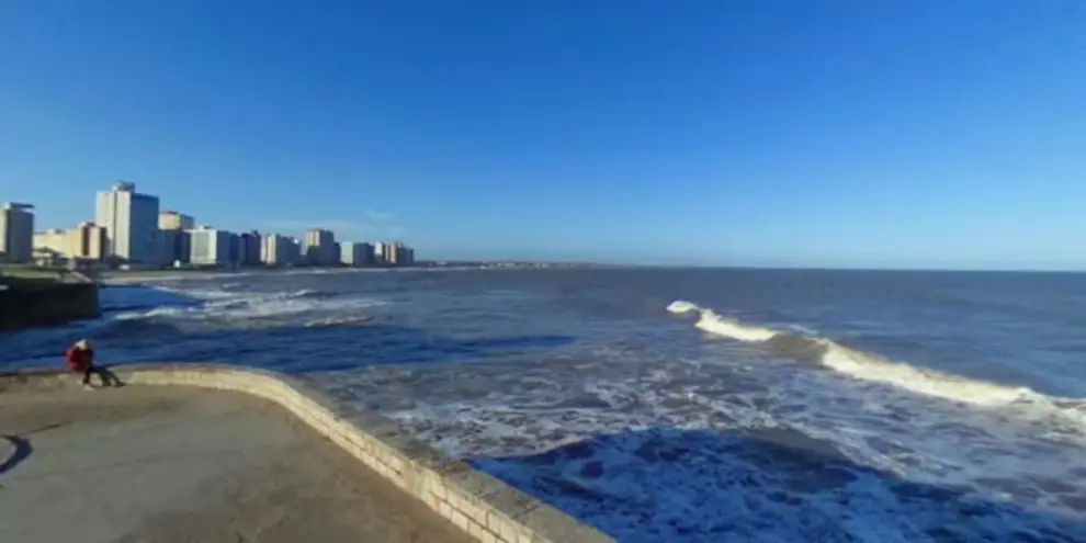 Horror en Miramar: violaron en la playa a una turista de 16 años