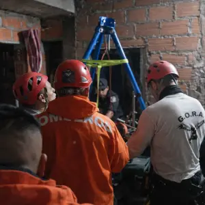 Contrarreloj: Dramático rescate de un hombre que cayó a un profundo pozo en Cerrillos