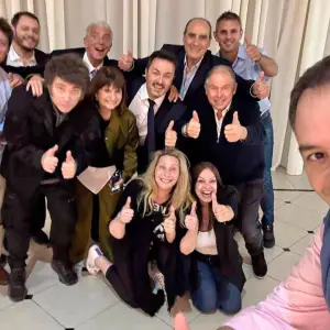 El Jefe de Gabinete anuncia recortes en la administración y maquillaje en la TV Pública, a la que le cambiarán el nombre por "kirchnerista"