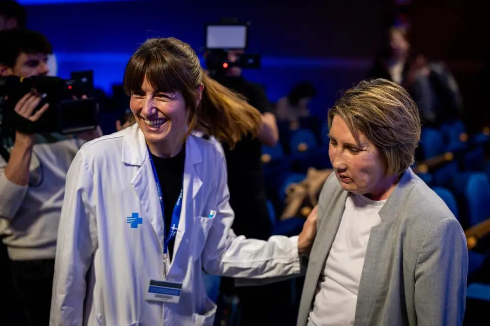 El procedimiento duró entre 15 y 24 horas, según informaron oficialmente los equipos médicos del Hospital Vall d’Hebron.