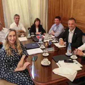 Tras el avance de la reforma laboral, el Gobierno acelera reuniones clave para cerrar la estrategia legislativa