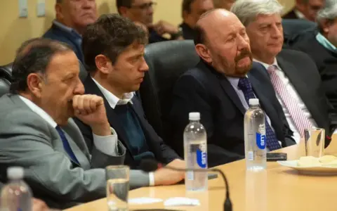 Quintela, Kicillof, Insfrán y Zilioto se arman junto a la CGT