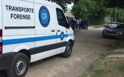 Investigacion en torno a la muerte de una mujer.
