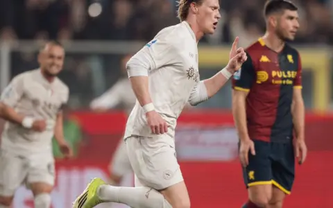 Angustiosa victoria del Napoli ante el Genoa.