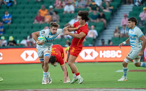 Los Pumas 7's salvaron el prestigio albiceleste en la segunda jornada del Seven de Perth.