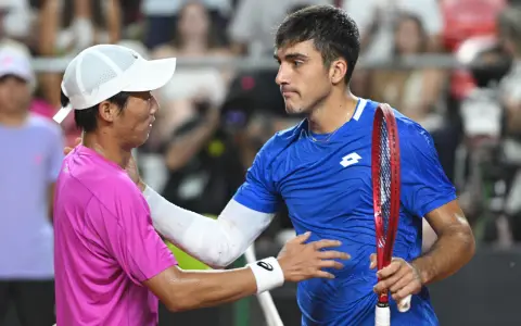 Román Burruchaga, tras vencer al taiwanés Chun Hsin Tseng en la semi del Challenger de Rosario.