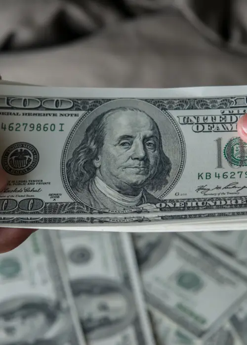 Dolares