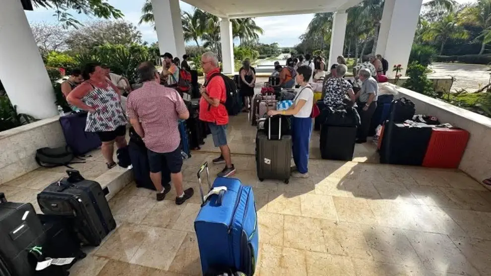 Hay casi 4 mil pasajeros varados en Cuba