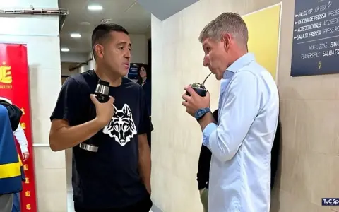 Martín Palermo reveló cuándo comenzó su mala relación con Riquelme.
