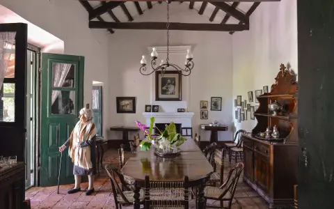Marietta Güemes en la estancia de Chicoana