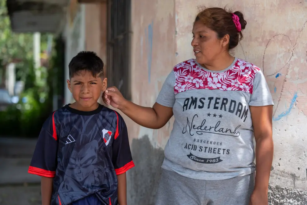 Maximiliano sobreviviente del derrumbe del puente de Santa Lucia y su mama Laura