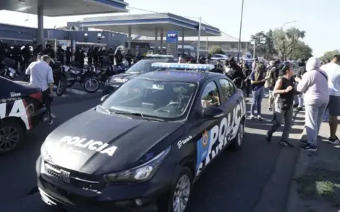 Protesta polícia de Santa Fe.