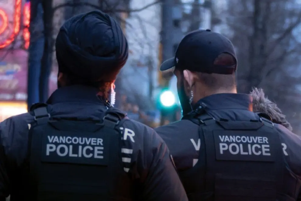 Canadá refuerza los controles policiales tras el tiroteo masivo en una escuela.