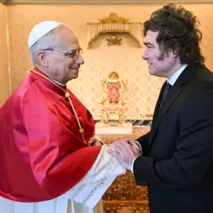 Javier Milei invitó al papa León XIV a visitar la Argentina