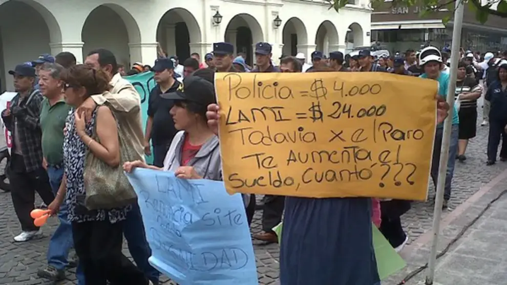 Protesta policial en Salta en 2013