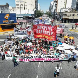 Tensión y enfrentamientos frente al Congreso por la movilización de la CGT contra la reforma laboral