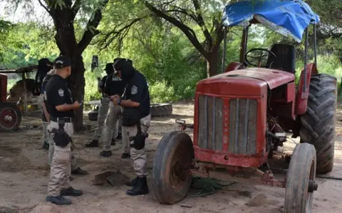 Policías en el norte en plena investigación tras un robo calificado.