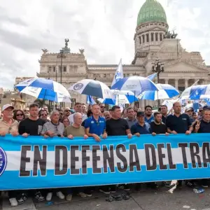 Milei apuntó contra la izquierda por los disturbios en el Congreso y evitó confrontar con la CGT