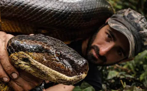 El experimento, grabado para Discovery Channel, buscó visibilizar la importancia ecológica y la crisis ambiental de la selva amazónica 