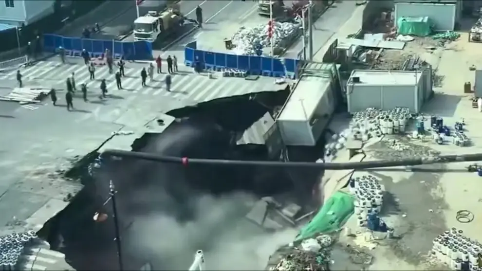 Colapso de una ruta en China