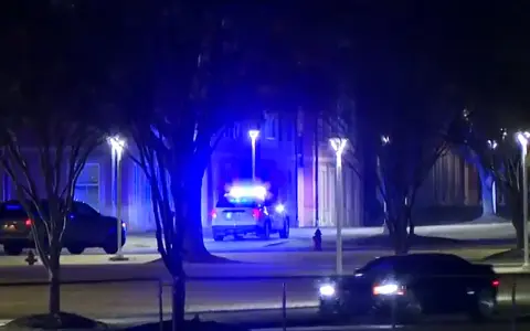 Las autoridades trabajaron hasta la madrugada del viernes asegurando la zona